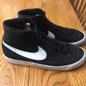 Nike Blazer Mid 77 Suede Mens 9.5 Black & White